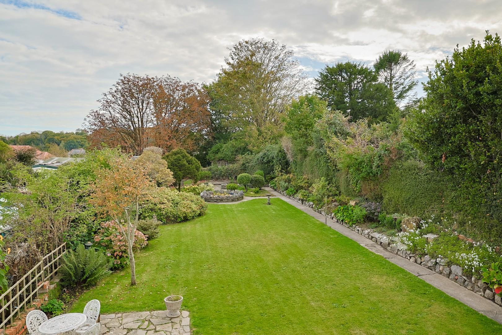 West Cross Lane, West Cross, Mumbles, Swansea, SA3 5LU